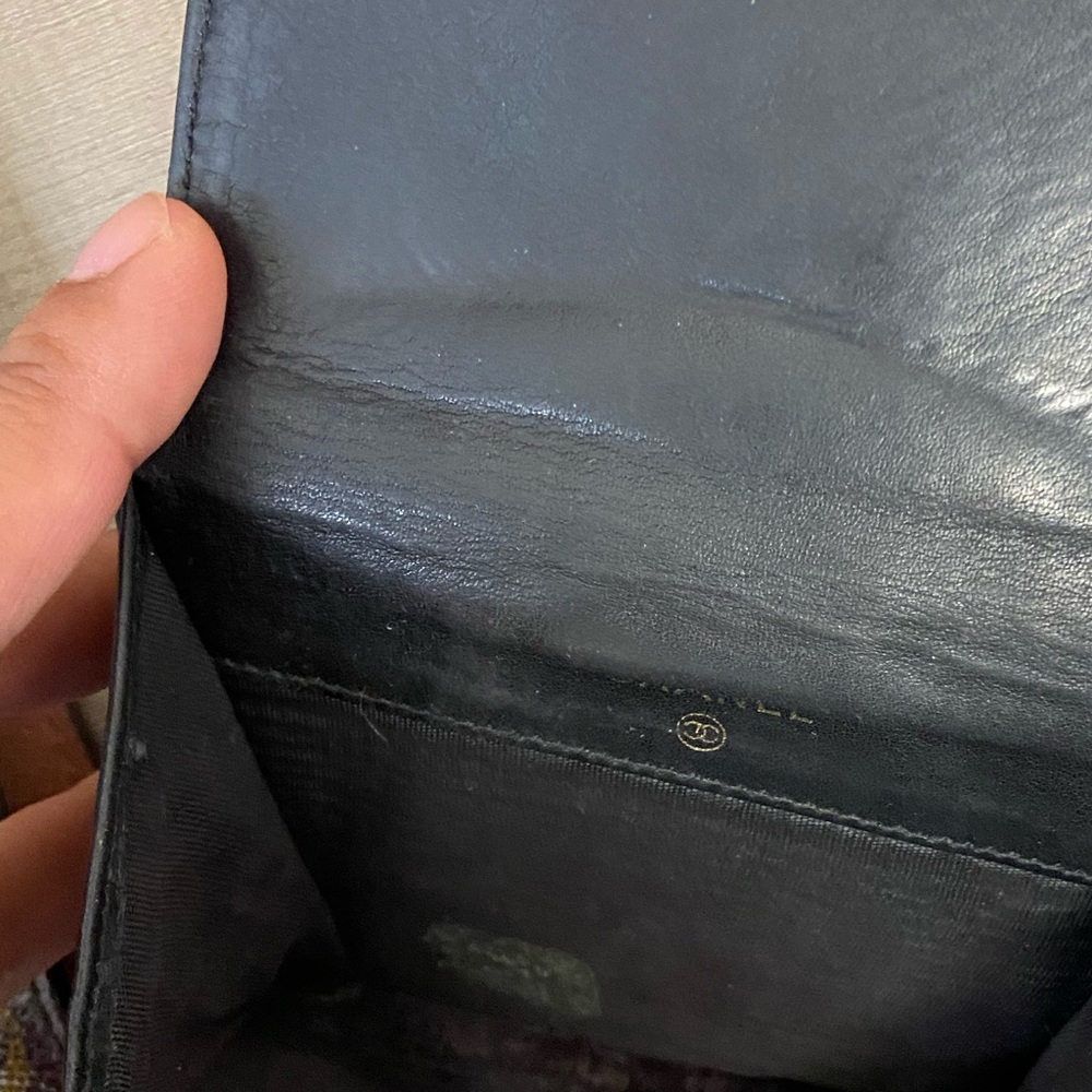 Authentic Chanel sign of usage